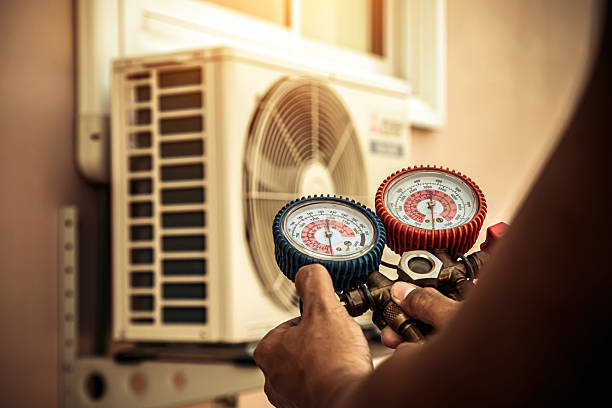 Professional Emergency Hvac technician working in South Vienna, OH